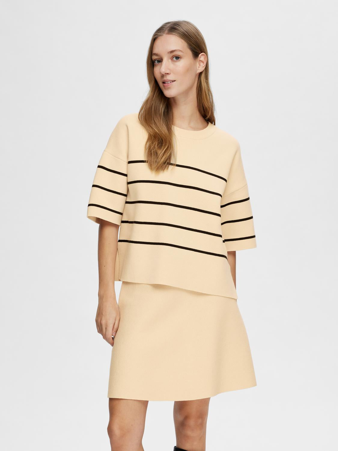 Liva genser med kort arm - Beige/ Birch